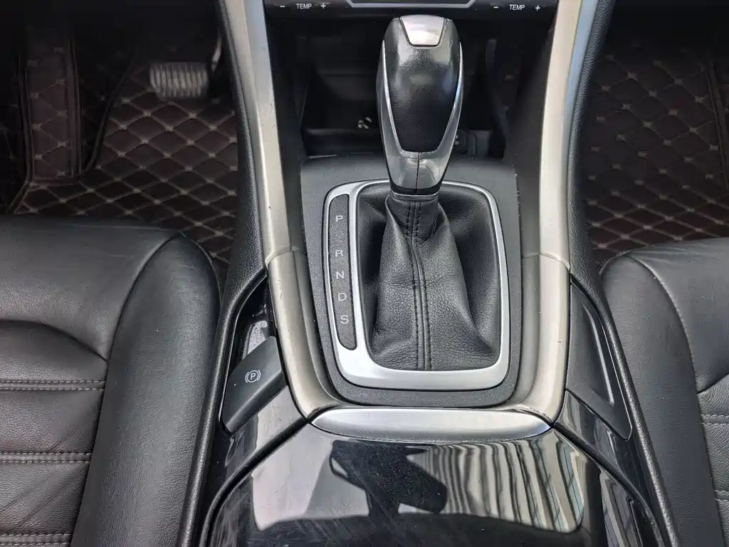 Ford Mondeo 2.0L GTDi200 Fashion Type, фото 10