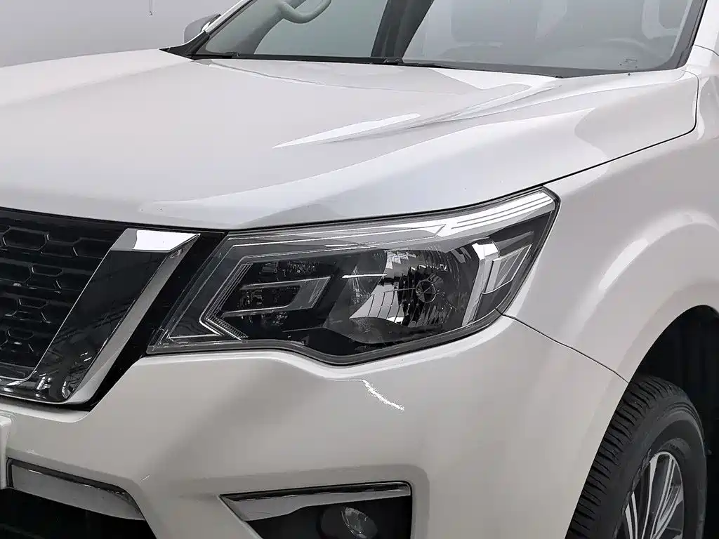 Nissan Terra — миниатюра 7