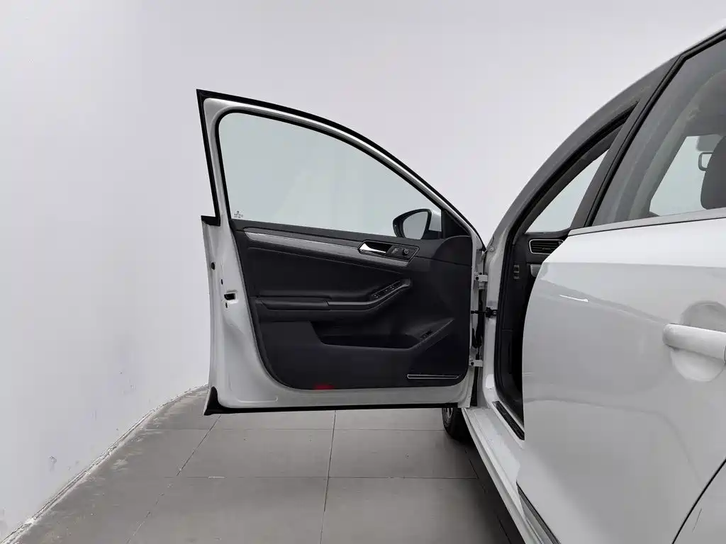 Volkswagen Sagitar — миниатюра 8