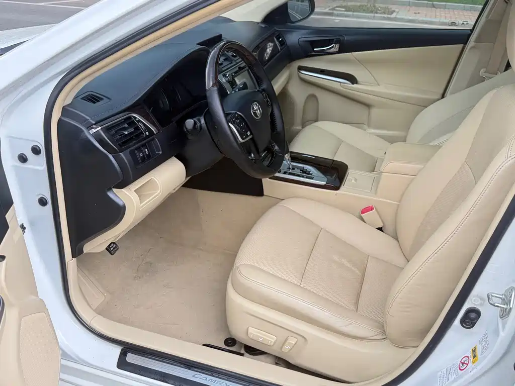 Toyota Camry — миниатюра 7