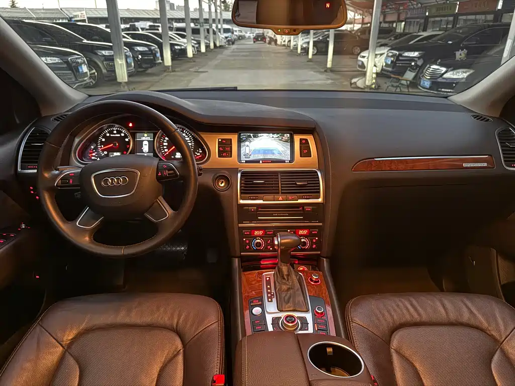Audi Q7 — миниатюра 9