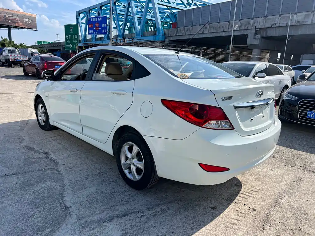 Hyundai Verna — миниатюра 8