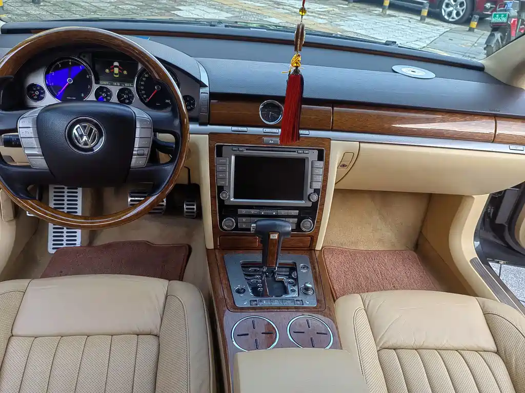 Volkswagen Phaeton — миниатюра 15