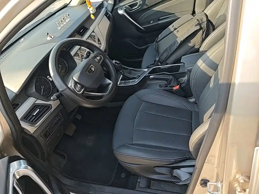 Geely Vision X3 — миниатюра 15