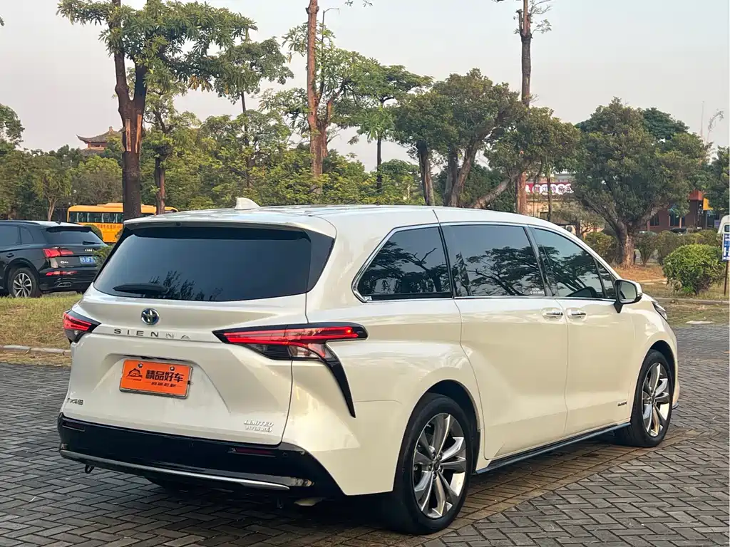 Toyota Sienna — миниатюра 24