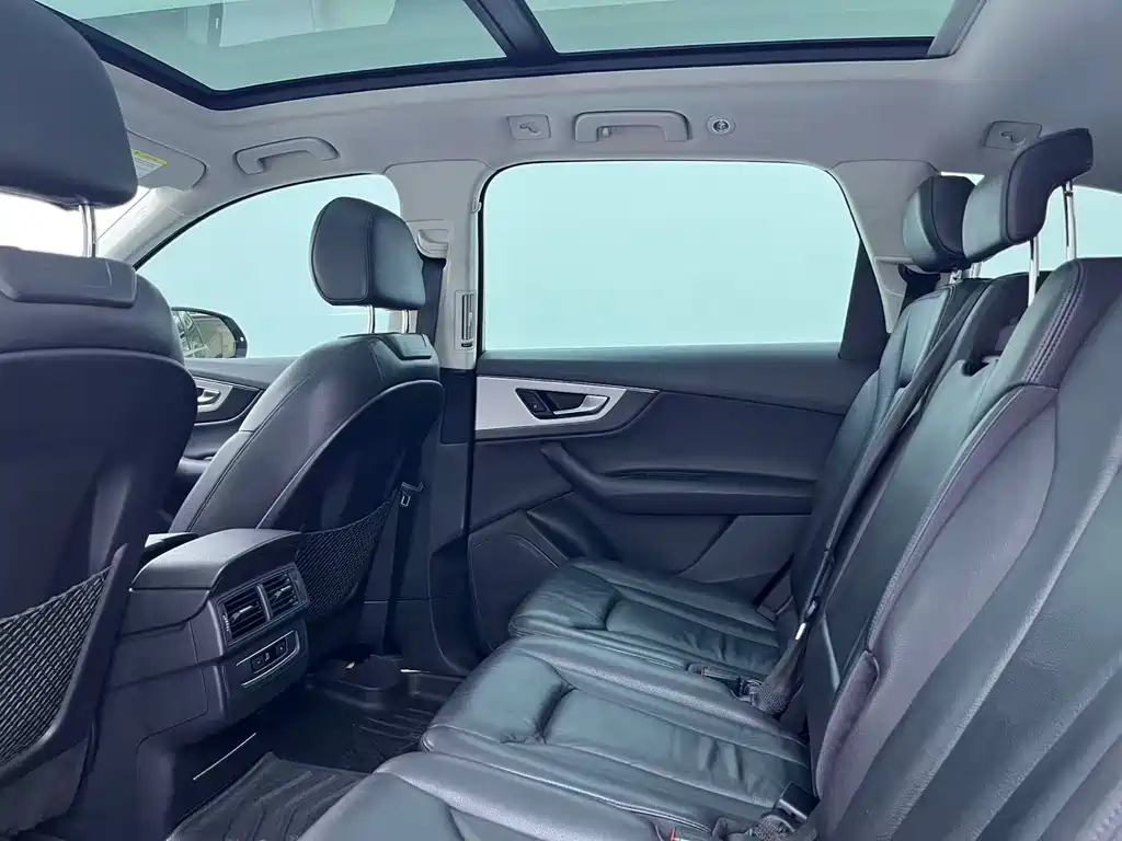 Audi Q7 — миниатюра 15