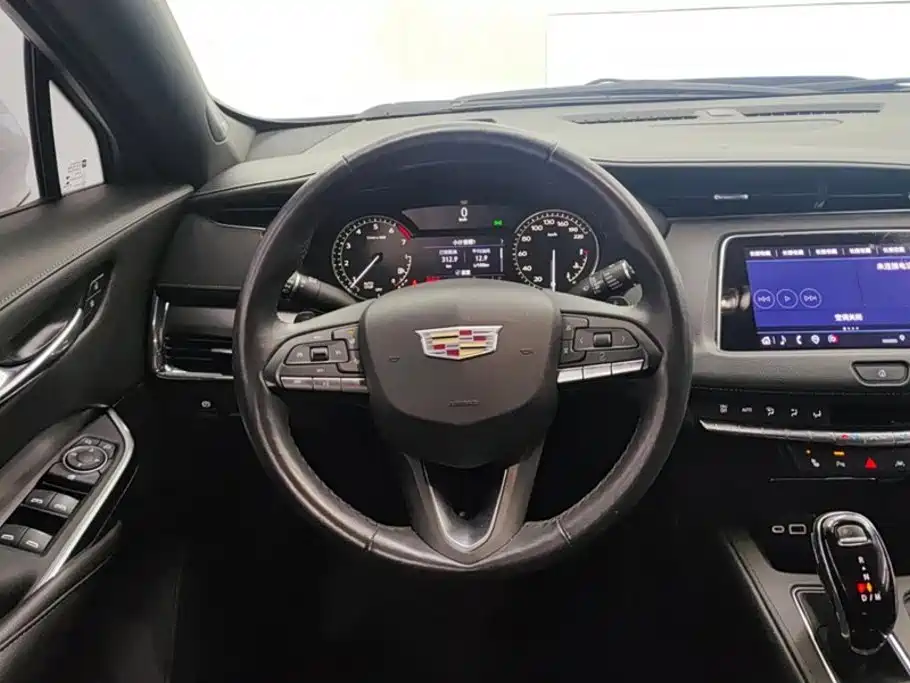 Cadillac XT4 — миниатюра 15