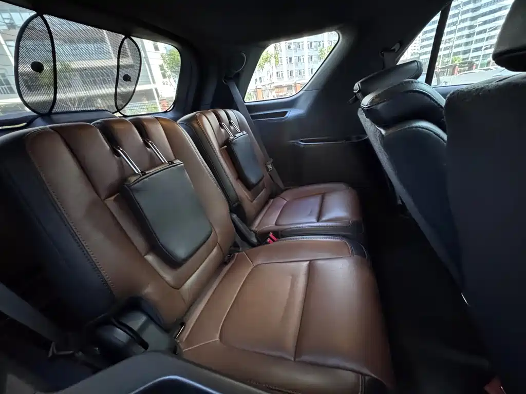 Ford Explorer (Import) — миниатюра 15