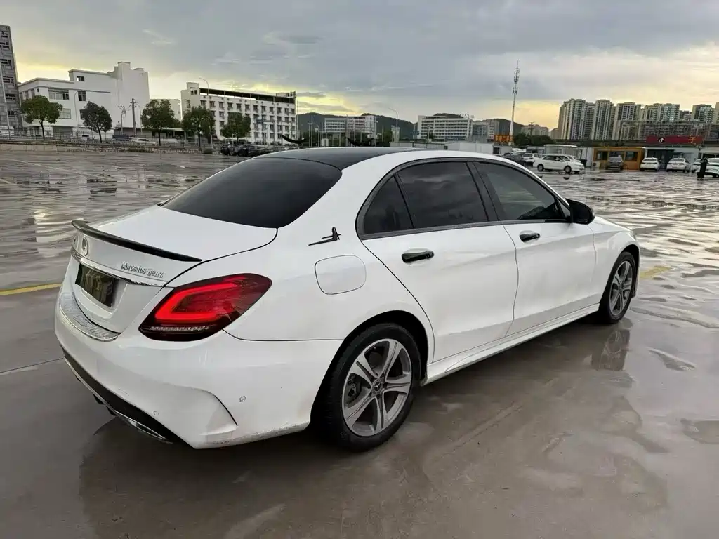 Mercedes-Benz C-Class — миниатюра 7