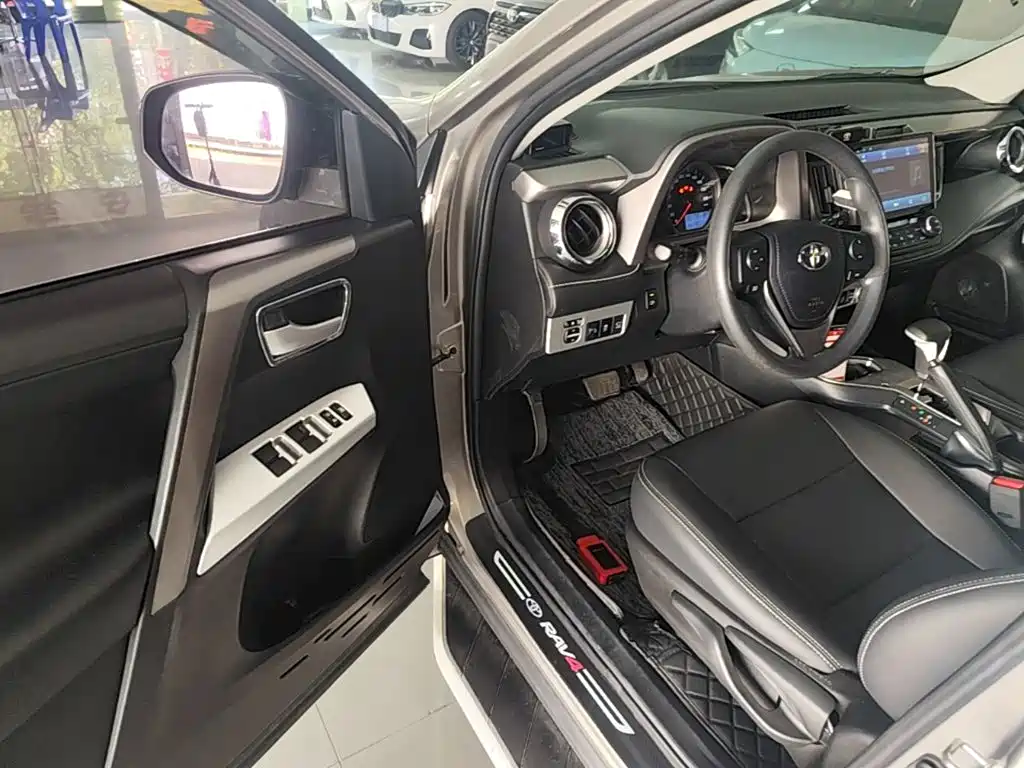 Toyota RAV4 — миниатюра 16