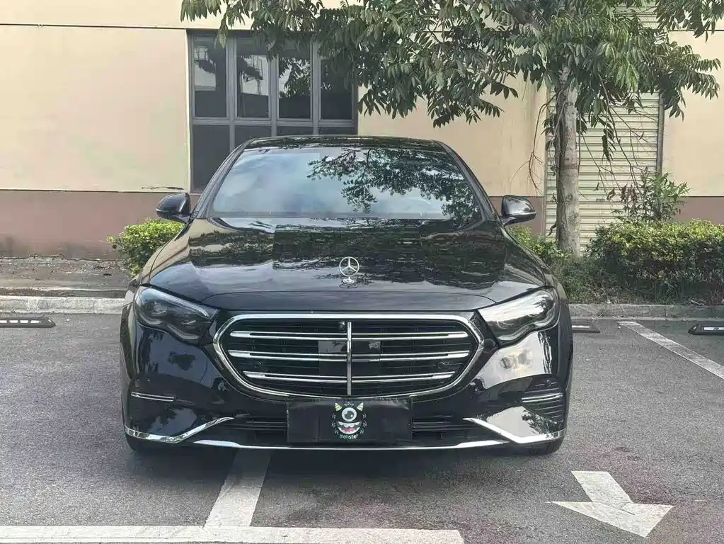 Mercedes-Benz E-Class — миниатюра 2