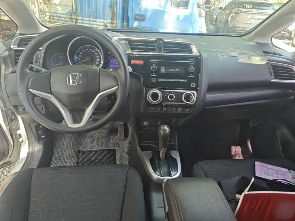 Honda Fit — миниатюра 10