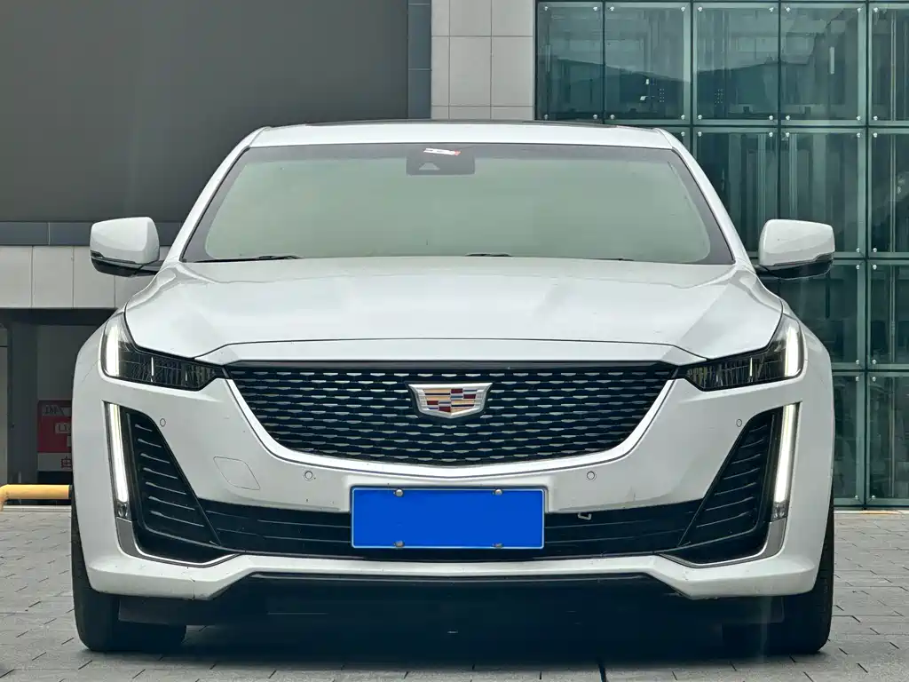 Cadillac CT5 — миниатюра 2