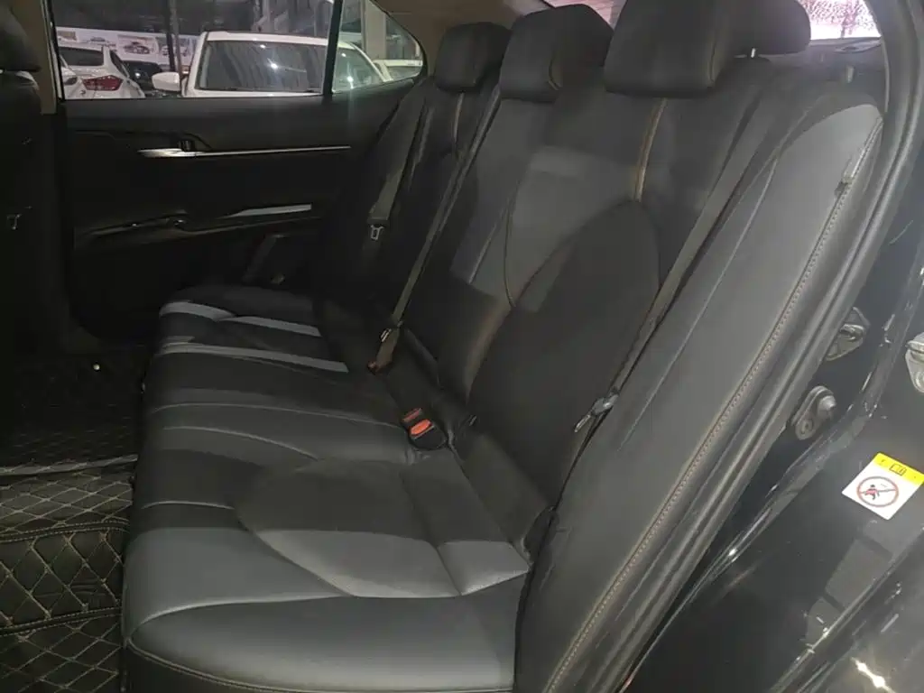Toyota Camry — миниатюра 17