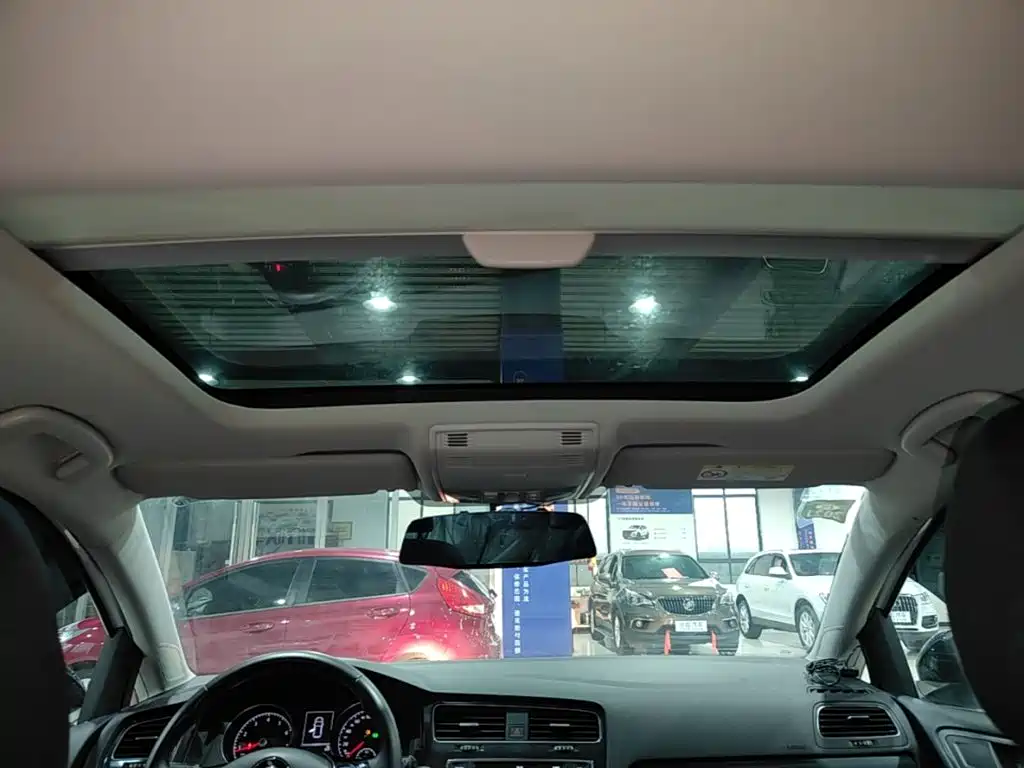 Volkswagen Golf — миниатюра 18