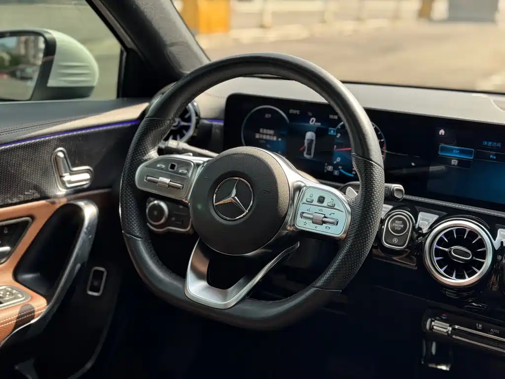 Mercedes-Benz A-Class — миниатюра 8