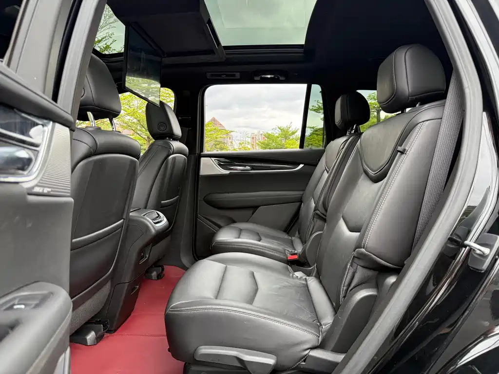 Cadillac XT6 — миниатюра 9