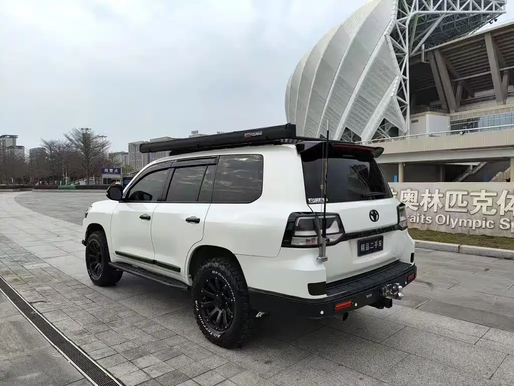 Toyota Land Cruiser — миниатюра 2