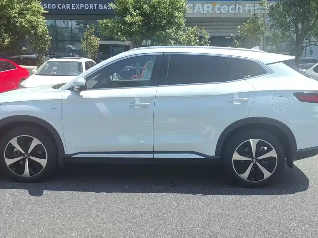 BYD PLUS New Energy — миниатюра 5