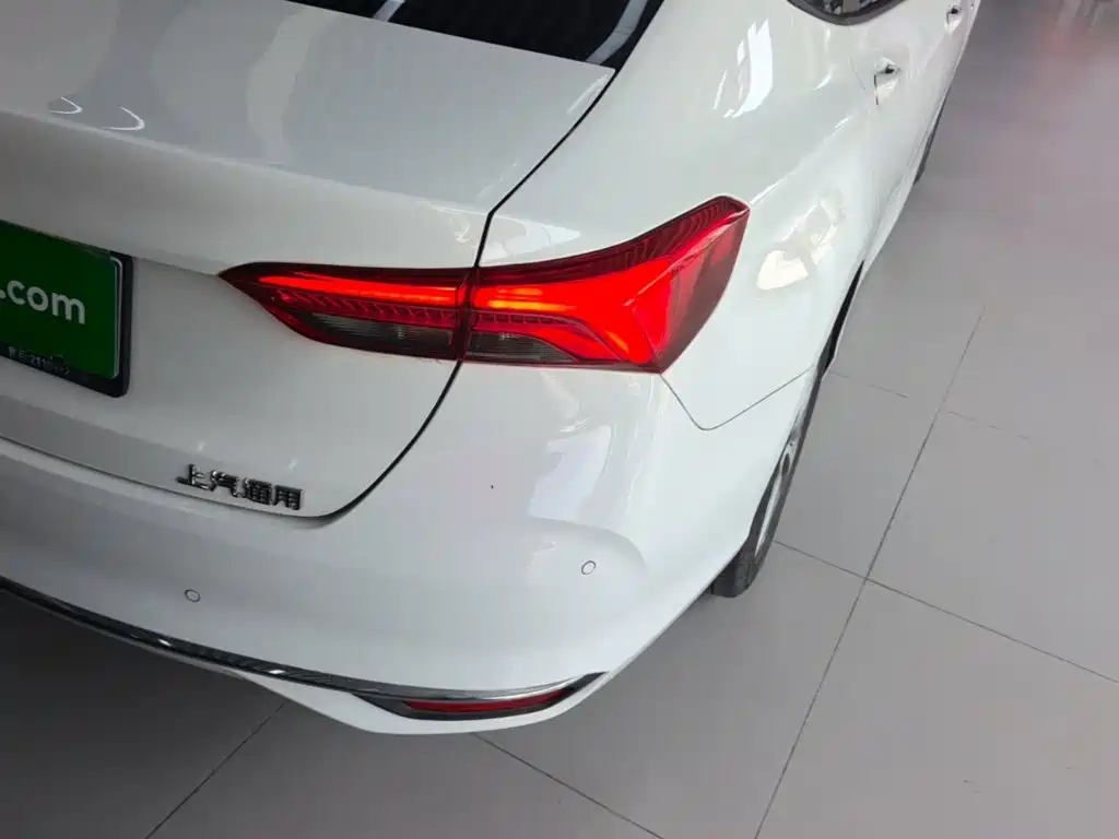 Buick Verano — миниатюра 8