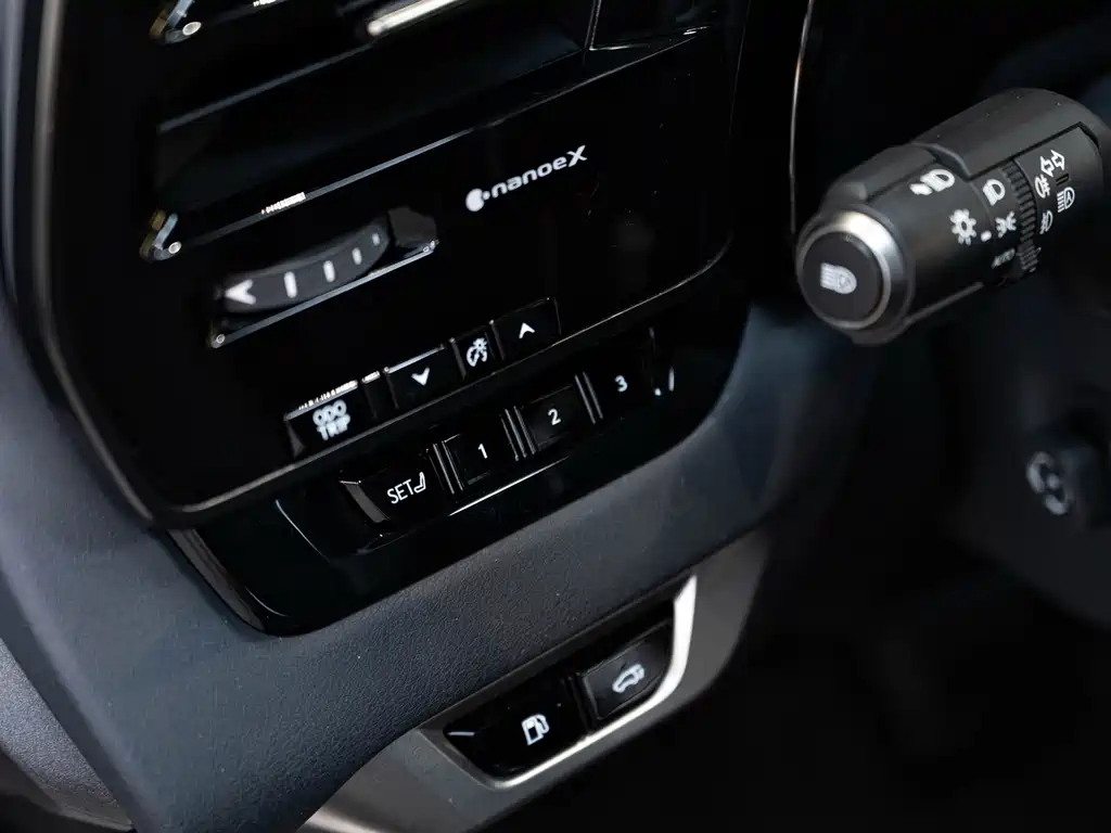 Lexus RX New Energy — миниатюра 21