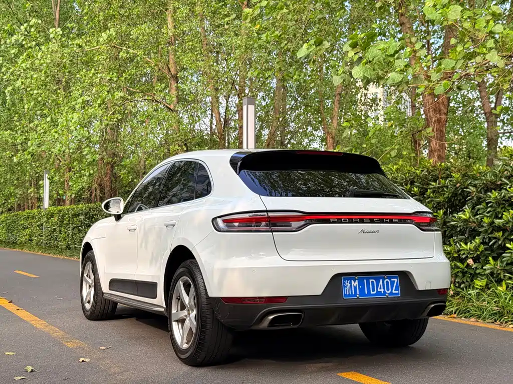 Porsche Macan — миниатюра 3