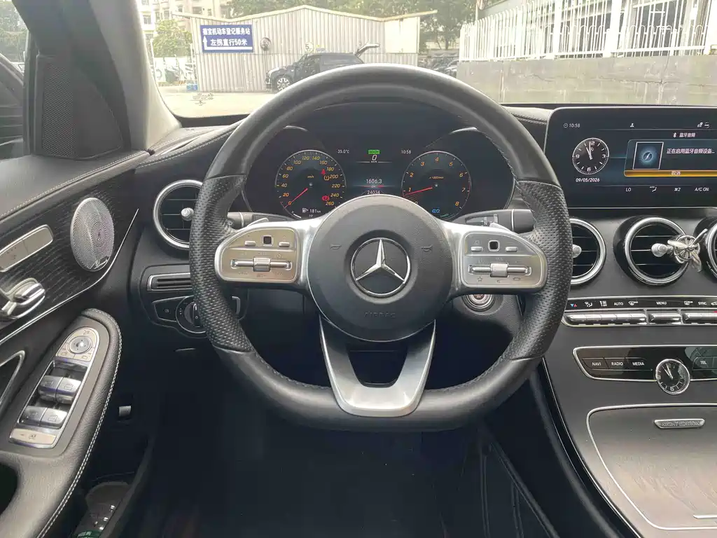 Mercedes-Benz C-Class — миниатюра 11