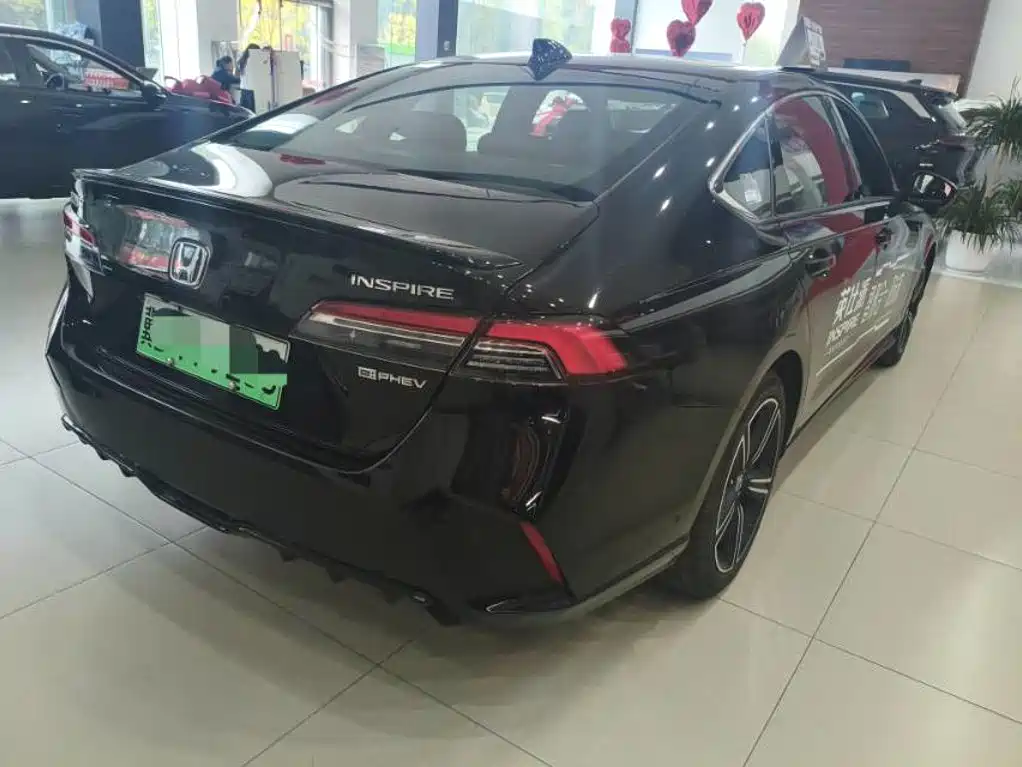 Honda Inspire PHEV — миниатюра 2