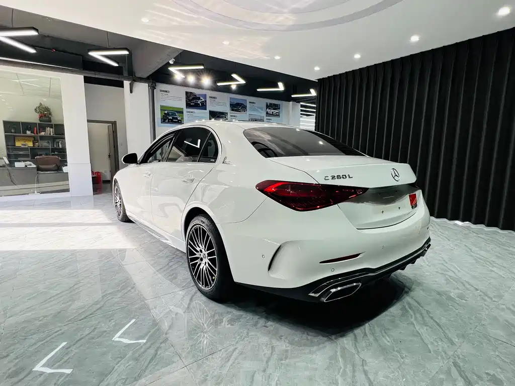 Mercedes-Benz C-Class — миниатюра 4