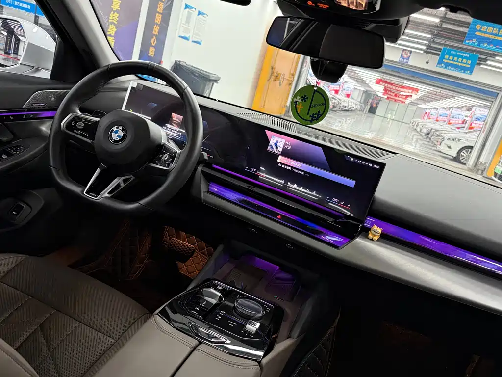 BMW 5 Series — миниатюра 9