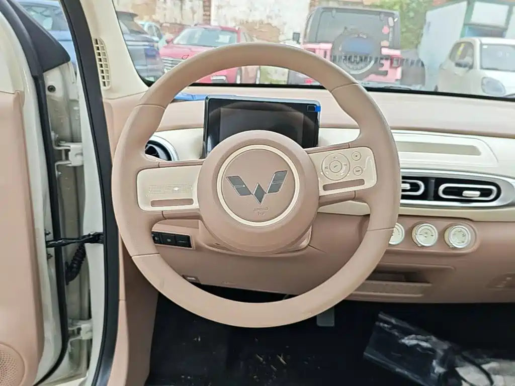 Wuling MINIEV — миниатюра 11