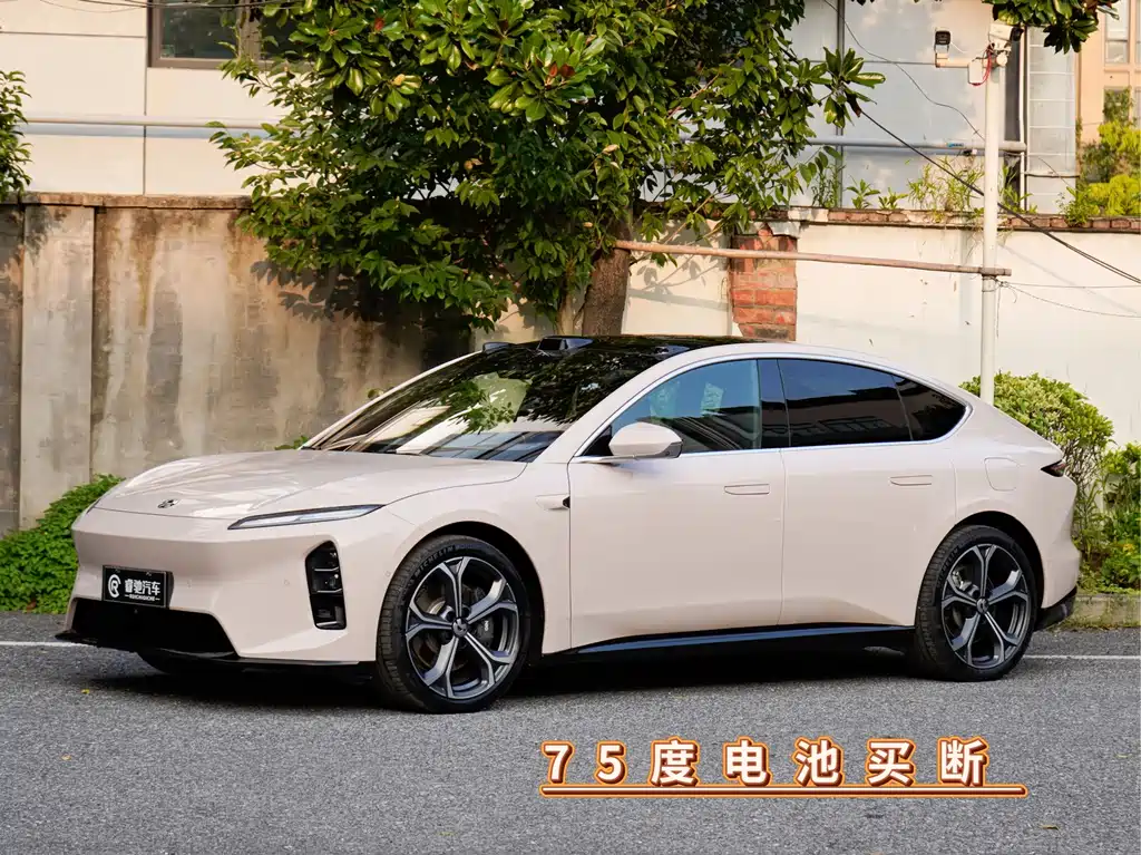 NIO ET5