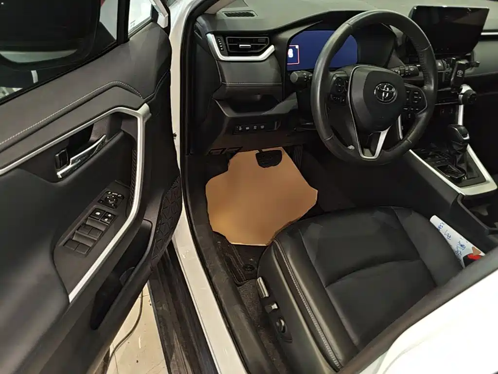 Toyota RAV4 — миниатюра 16