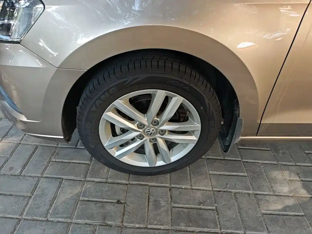 Volkswagen Jetta — миниатюра 23