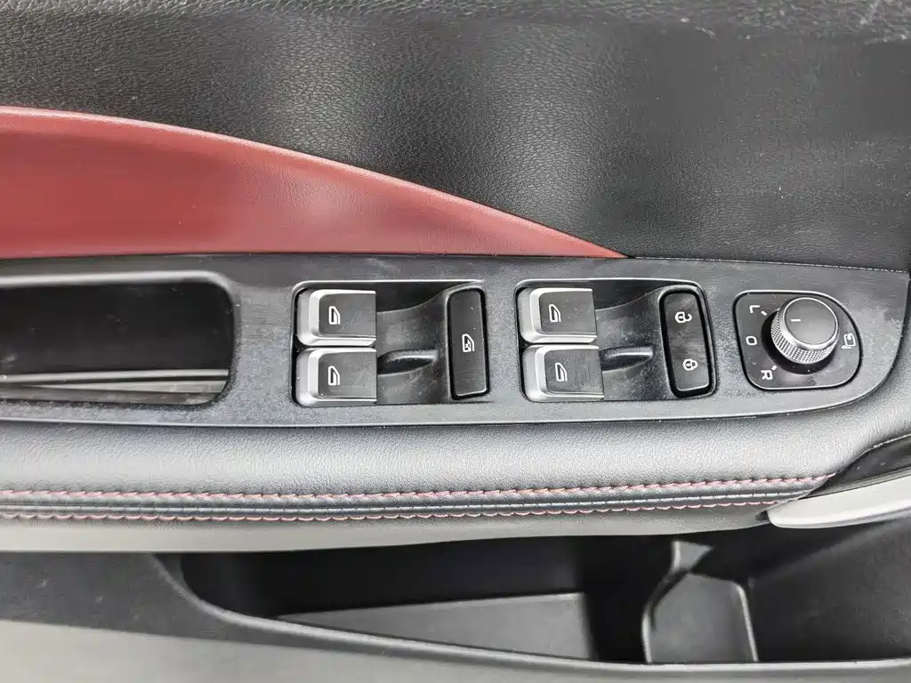 Geely Binyue — миниатюра 9