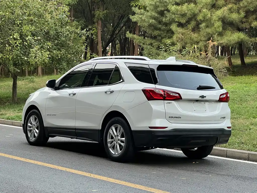 Chevrolet Equinox — миниатюра 9