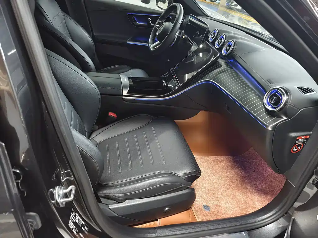 Mercedes-Benz C-Class — миниатюра 13