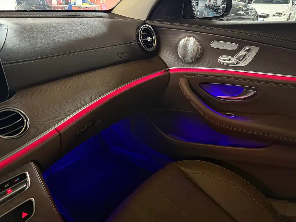 Mercedes-Benz E-Class — миниатюра 7