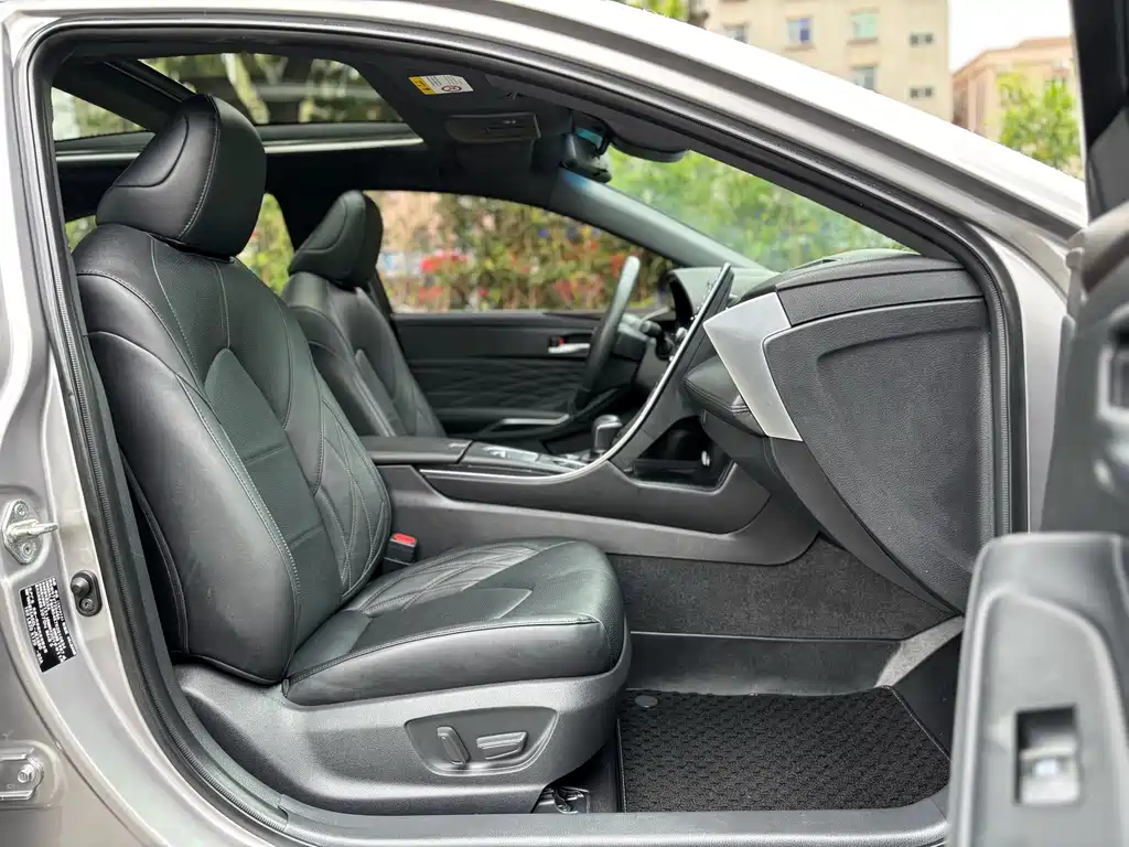 Toyota Avalon — миниатюра 10