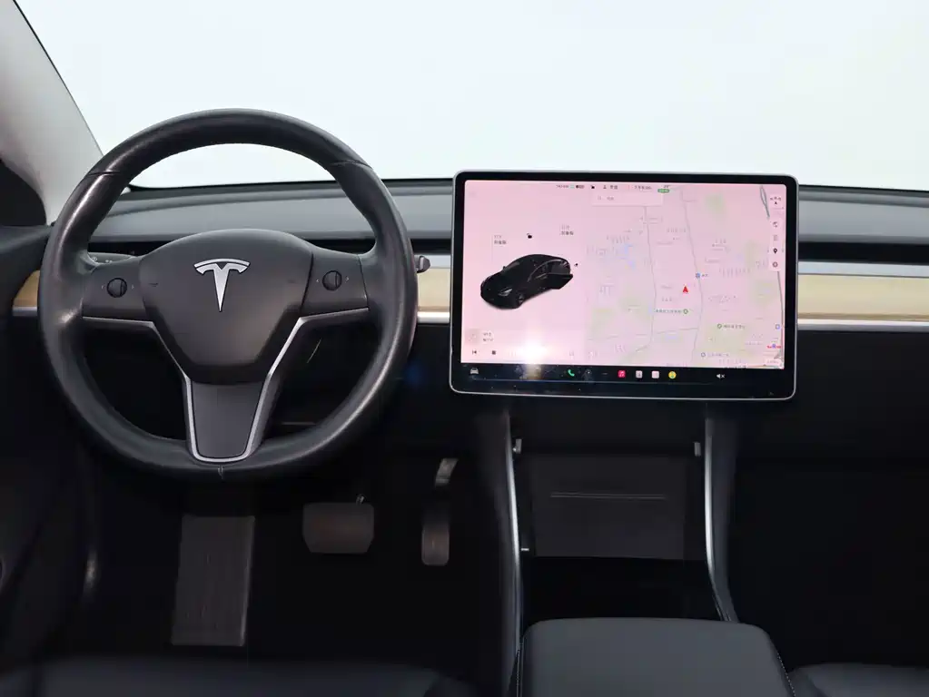 Tesla Model 3 — миниатюра 8