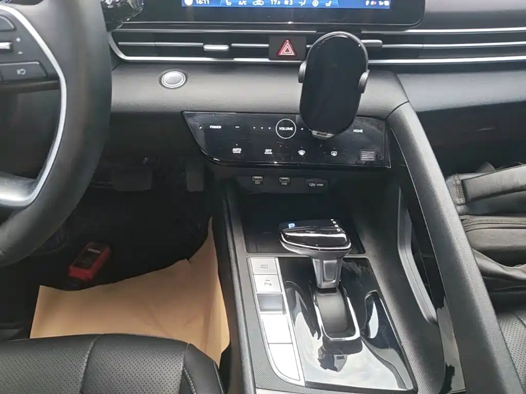 Hyundai Elantra — миниатюра 14
