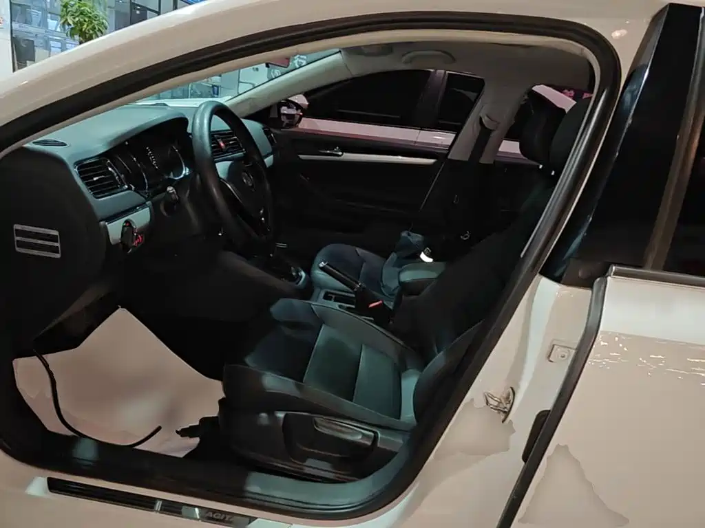 Volkswagen Sagitar — миниатюра 11