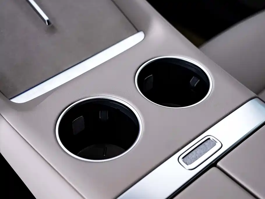 Xiaomi YU7 — миниатюра 30