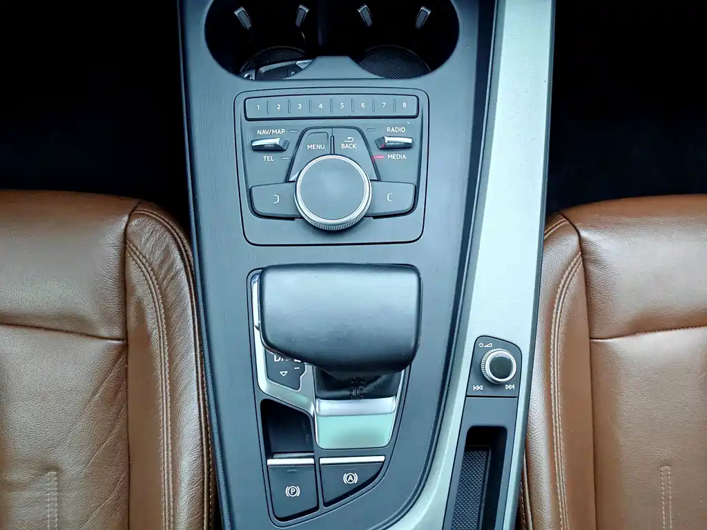 Audi A4L — миниатюра 11