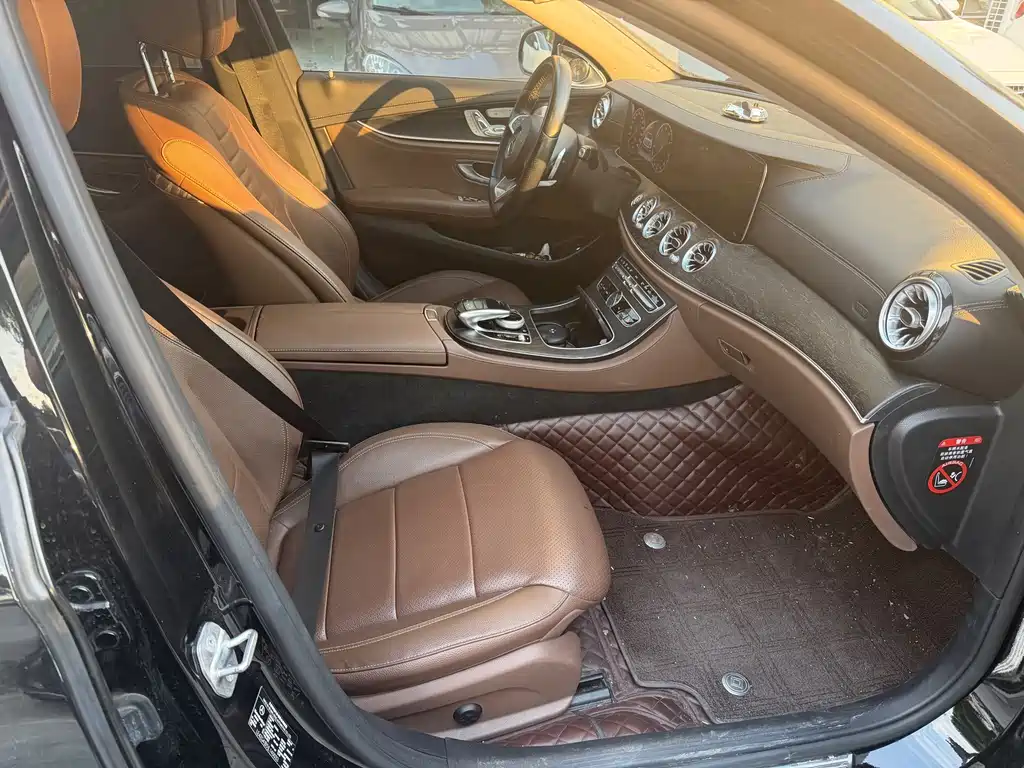 Mercedes-Benz E-Class — миниатюра 8