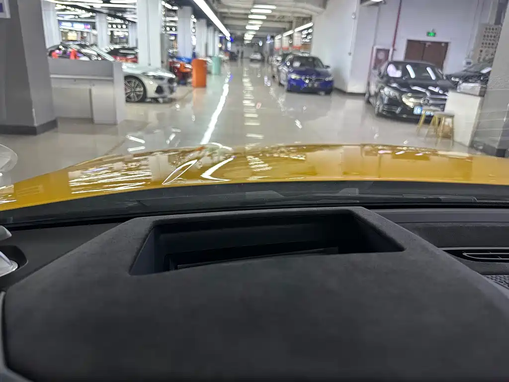 Lamborghini Urus — миниатюра 18