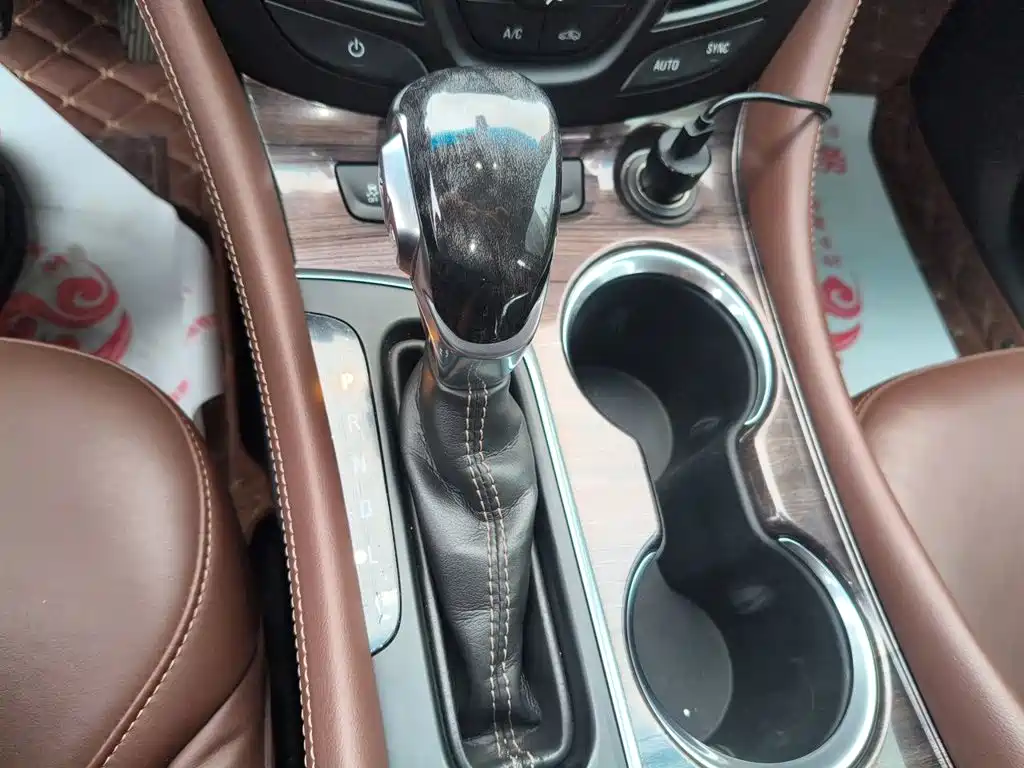 Buick Envision Plus — миниатюра 10