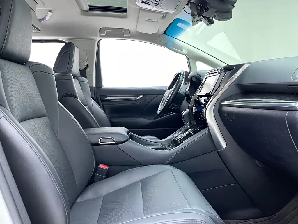 Toyota Vellfire — миниатюра 5