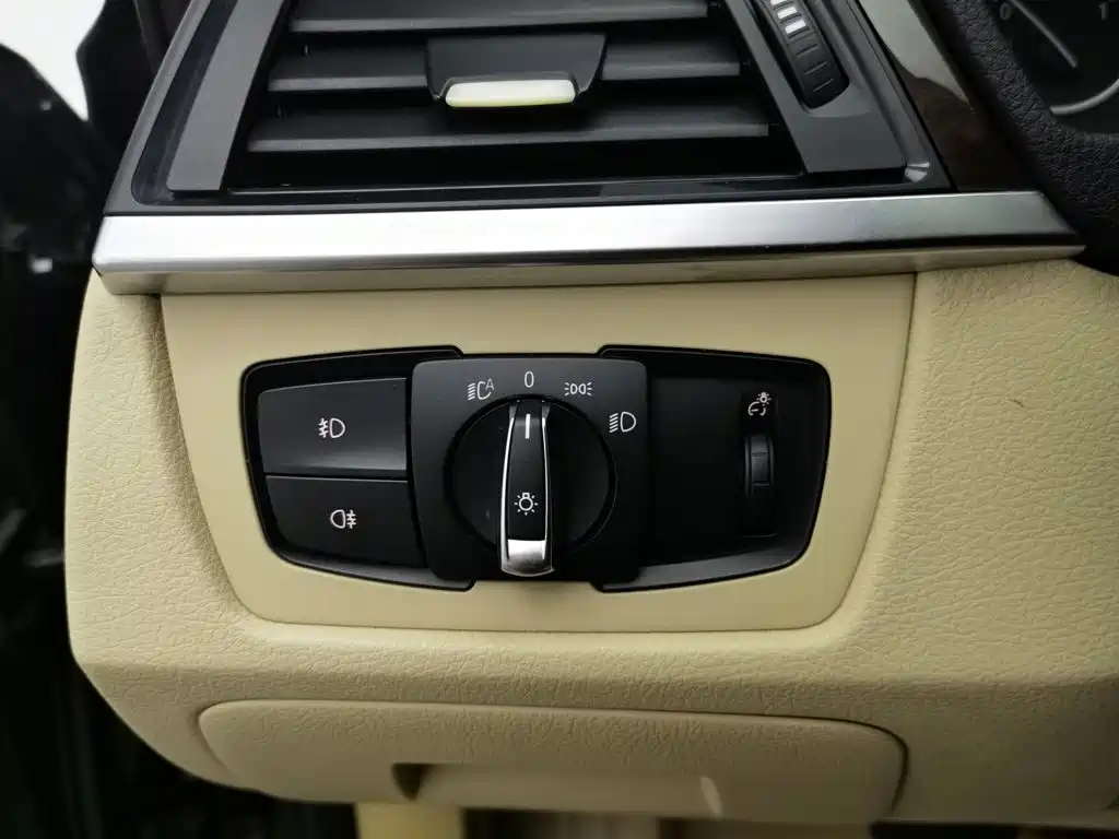 BMW 3 Series — миниатюра 21