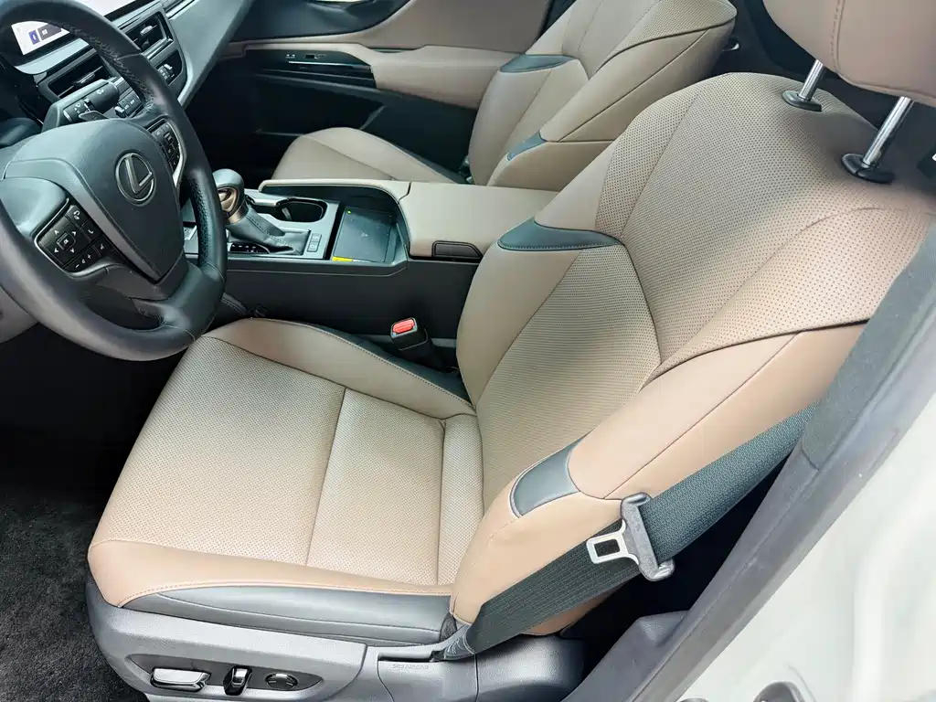 Lexus ES — миниатюра 11